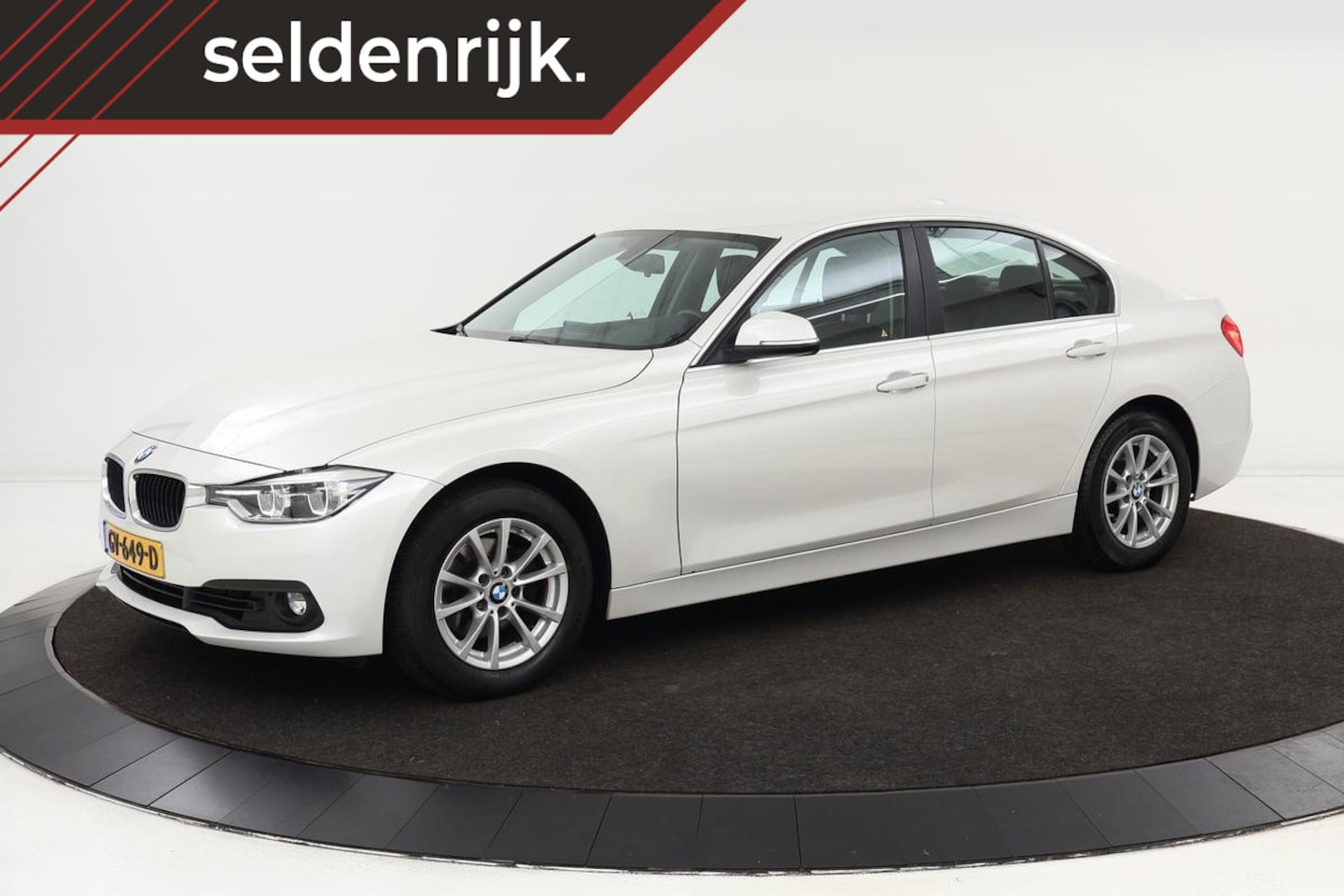 BMW 3-serie - 318i Luxury | Leder | Full LED | Navigatie | PDC | Bluetooth | Climate control | Cruise co - AutoWereld.nl