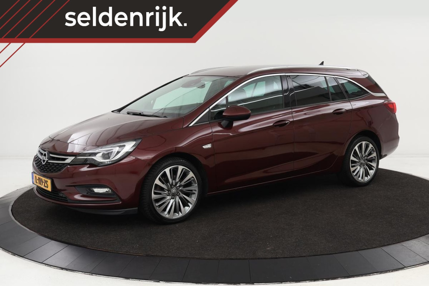 Opel Astra - 1.6 Turbo Innovation | Leder | Camera | Stoel & Achterbankverwarming | Navigatie | Comfort - AutoWereld.nl