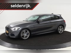 BMW 1-serie - M135i | Climate | Cruise | Alcantara | PDC | Stoelverwarming | Harman Kardon | Xenon | Nav