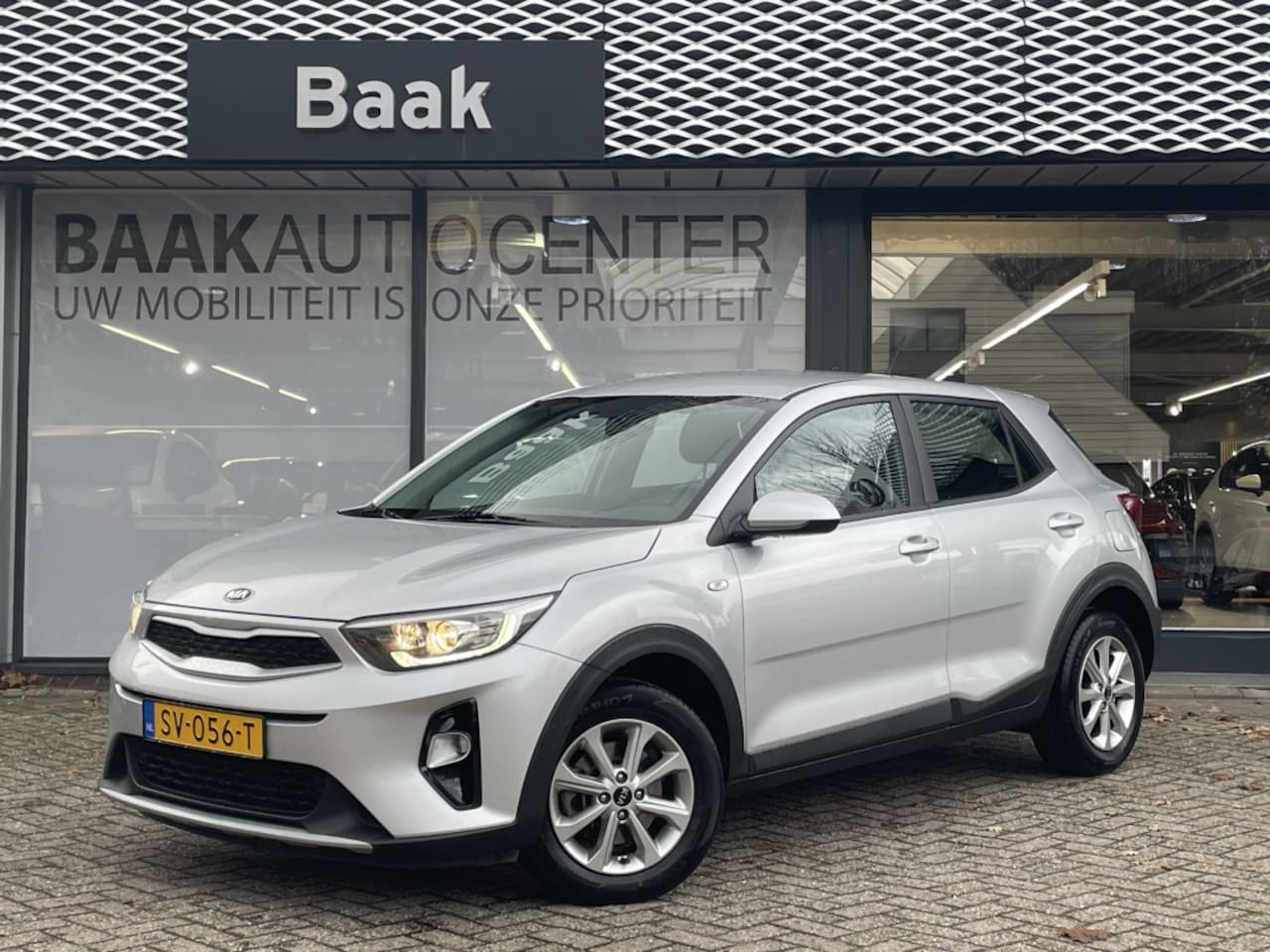 Kia Stonic - 1.2 MPi ComfortPlusLine Navigaton | Camera | Navi - AutoWereld.nl