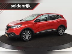 Renault Kadjar - 1.2 TCe Bose | Panoramadak | Trekhaak | Camera | Park Assist | Climate control | Keyless |