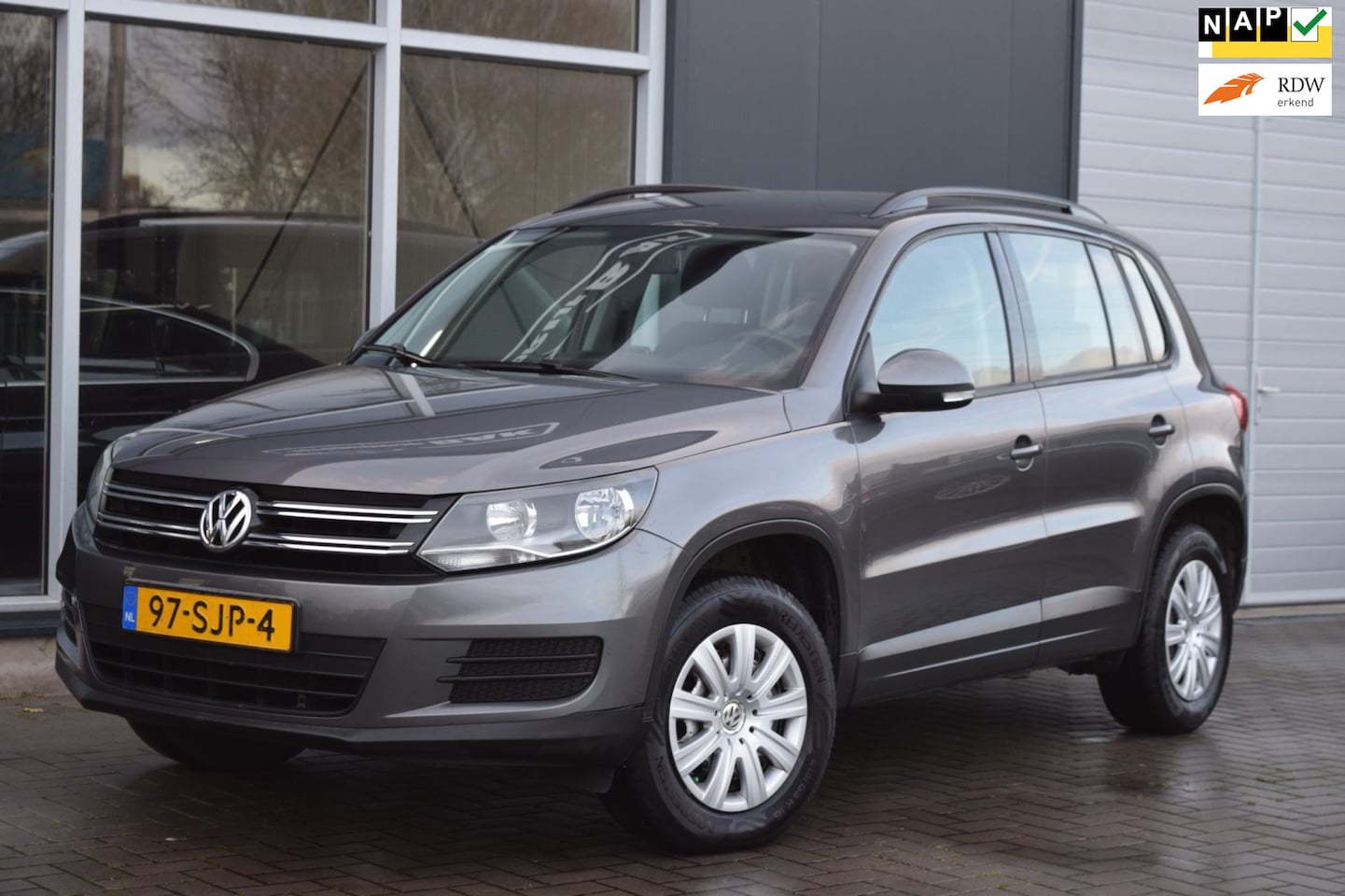 Volkswagen Tiguan - 1.4 TSI Easyline |Nwe Ketting ! | Airco | NAP + APK 7-2025 ! - AutoWereld.nl