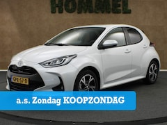 Toyota Yaris - 1.5 Hybrid Team D - PARKEERSENSOREN VOOR EN ACHTER - STUUR EN STOEL VERWARMING - ADAPTIVE