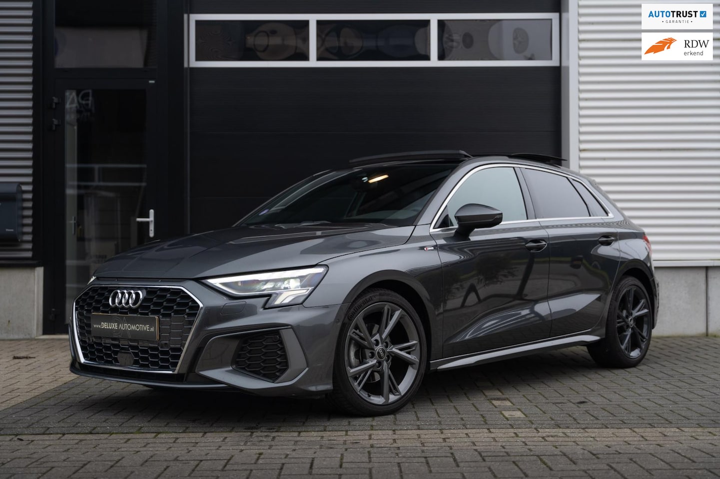 Audi A3 Sportback - 30 TFSI 2x S Line Panodak, Virtual - AutoWereld.nl