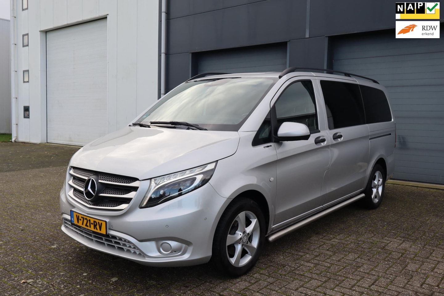 Mercedes-Benz Vito - 114 CDI Lang DC Comfort 2x Schuifdeur 2018 - AutoWereld.nl