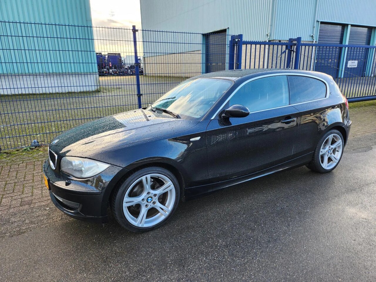 BMW 1-serie - 116i *195.705 KM*AIRCO*CV*NAVI*CV*18 INCH - AutoWereld.nl