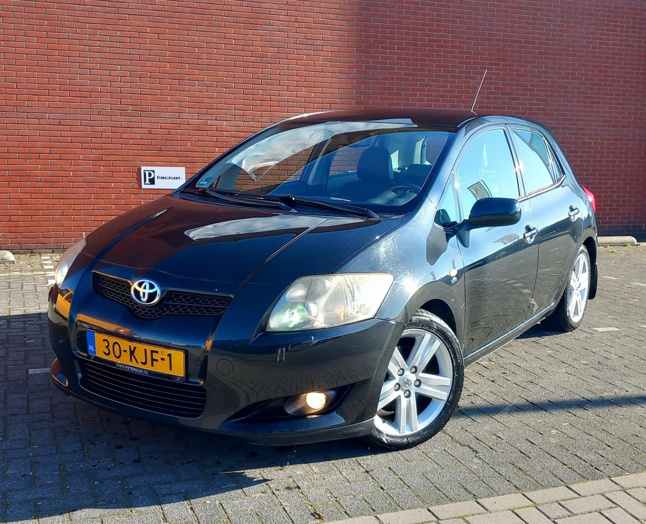 Toyota Auris - 2.2 D-4D 5DR D-CAT Executive - AutoWereld.nl