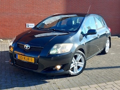 Toyota Auris - 2.2 D-4D 5DR D-CAT Executive