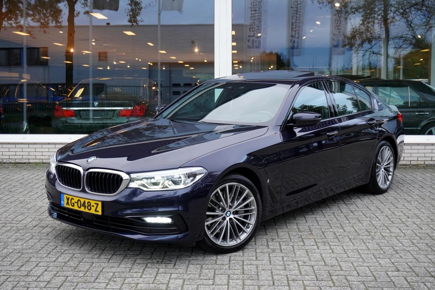 BMW 5-serie - 530e iPerformance High Executive HUD ACC Dak Camera Vol - AutoWereld.nl