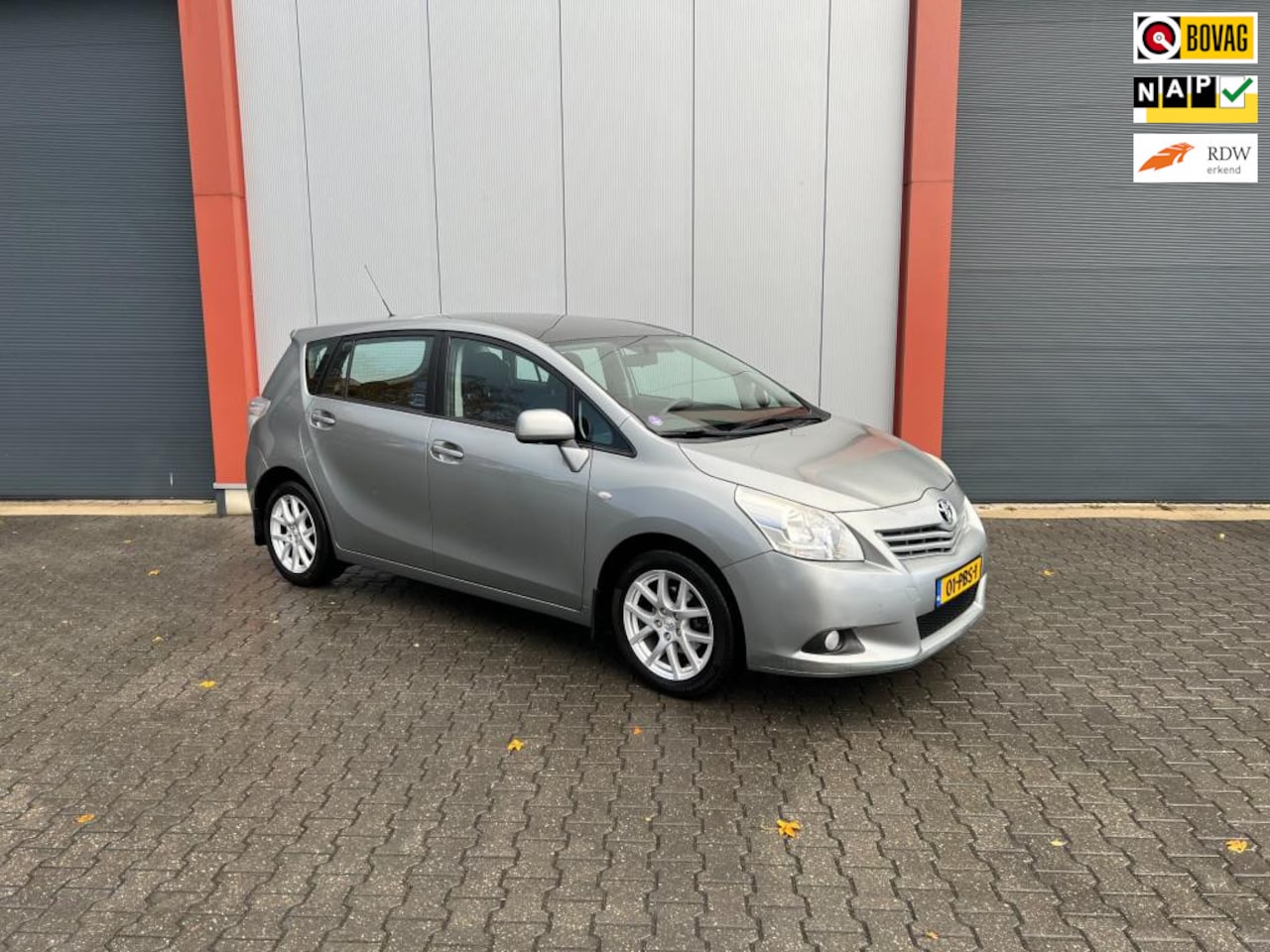 Toyota Verso - 1.8 VVT-i Business 1.8 VVT-i Business - AutoWereld.nl