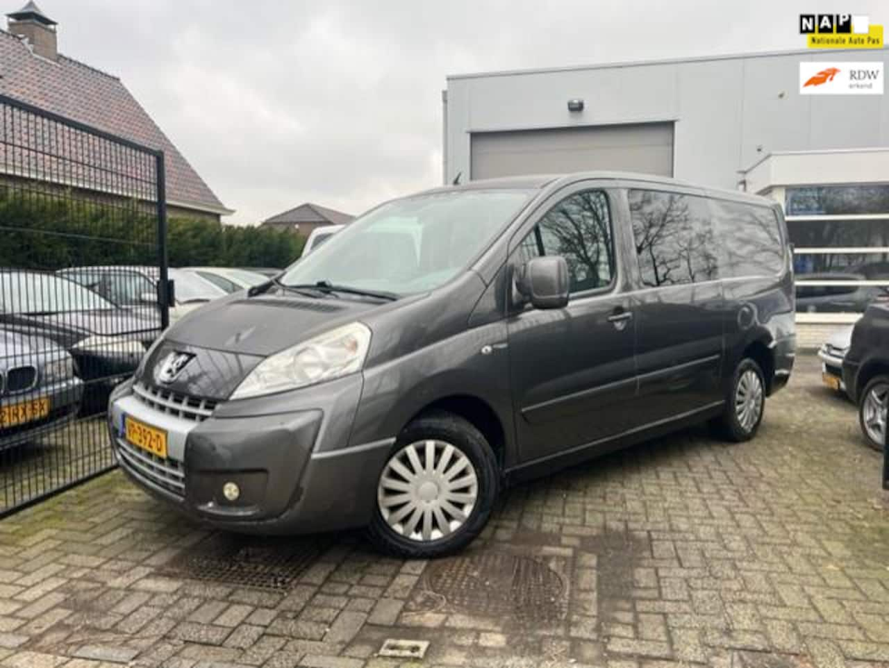 Peugeot Expert - 229 1.6 HDI L2H1 DC 6 Pers. APK 12-12-2023! - AutoWereld.nl