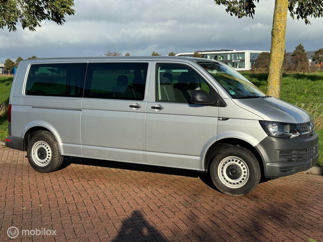 Volkswagen Transporter - 2.0 TSI Benzine | L2 | Lage km stand. - AutoWereld.nl