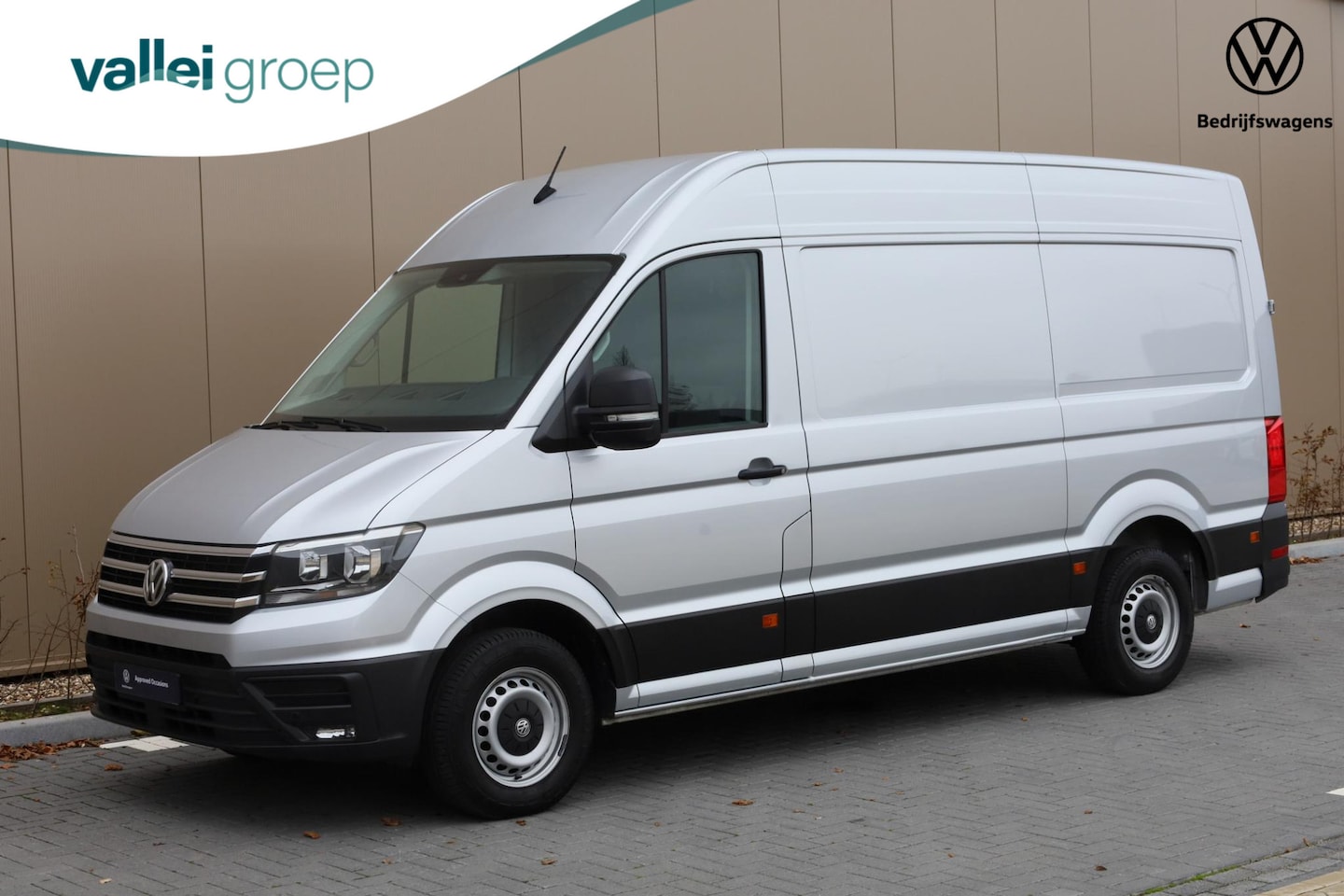 Volkswagen Crafter - 35 2.0 TDI 177PK Automaat L3H3 | Navi | Camera | Cruise Control | Geveerde bestuurdersstoe - AutoWereld.nl