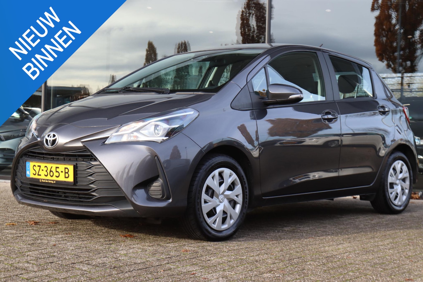 Toyota Yaris - 1.5 VVT-I AUT. ENERGY | NAVI | TREKHAAK | CAMERA | CRUISE | BLUETOOTH - AutoWereld.nl