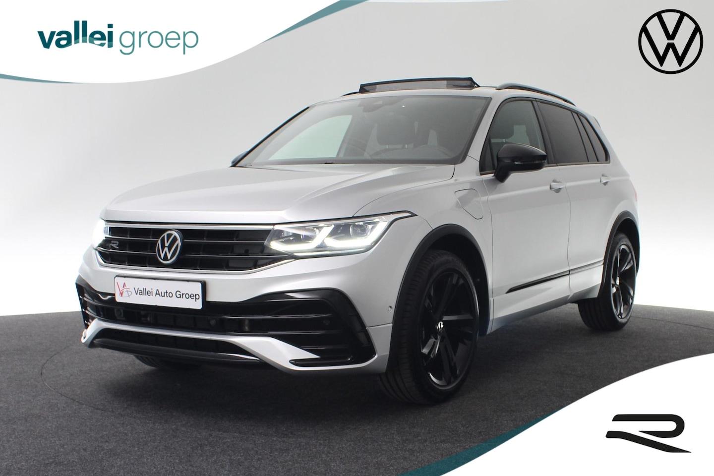 Volkswagen Tiguan - 1.4 TSI 245PK DSG eHybrid R-Line Business+ Black Style | Pano | Trekhaak | Leer | IQ Light - AutoWereld.nl