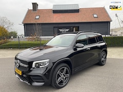 Mercedes-Benz GLB - 200 AMG Line Night pakket Panoramadak AchteruirijCamera