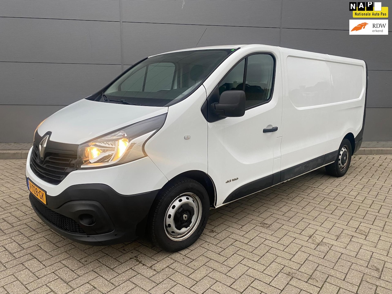 Renault Trafic - 1.6 dCi T29 L2H1 Comfort 1.6 dCi T29 L2H1 Comfort - AutoWereld.nl