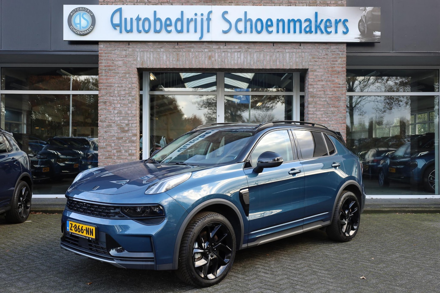 Lynk & Co 01 - 1.5 261PK! BLACKLINE! 360-CAMERA PANO/SCHUIF INFINITY DAB NAVI CARPLAY STOELVERWARMING ELE - AutoWereld.nl