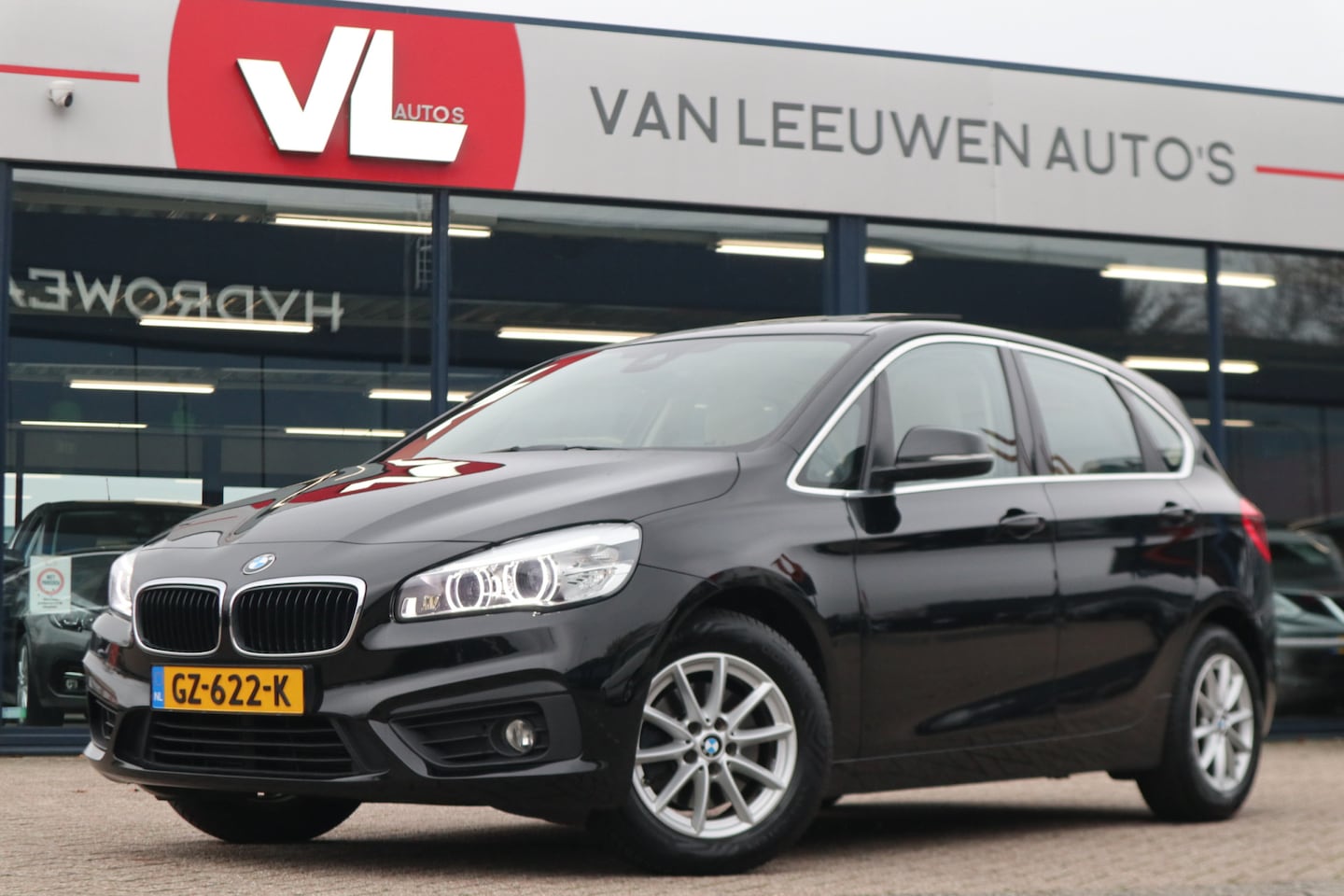 BMW 2-serie Active Tourer - 218i Essential | Automaat | Stoelverwarming | Cruise - AutoWereld.nl