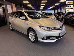 Toyota Auris Touring Sports - 1.8 Hybrid Aspiration | Automaat | Clima | Navi | Camera | Trekhaak | All-Season Banden |