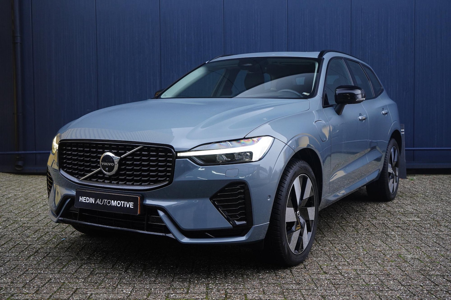 Volvo XC60 - 2.0 Recharge T6 AWD Ultimate Dark | Trekhaak | 360 camera | Panoramadak | Head-up Display - AutoWereld.nl