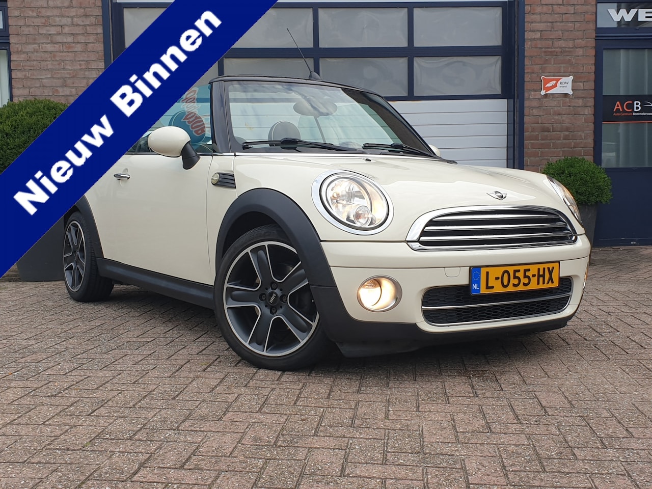 MINI Cabrio - 1.6 Cooper Cabrio Leder bekleding - AutoWereld.nl