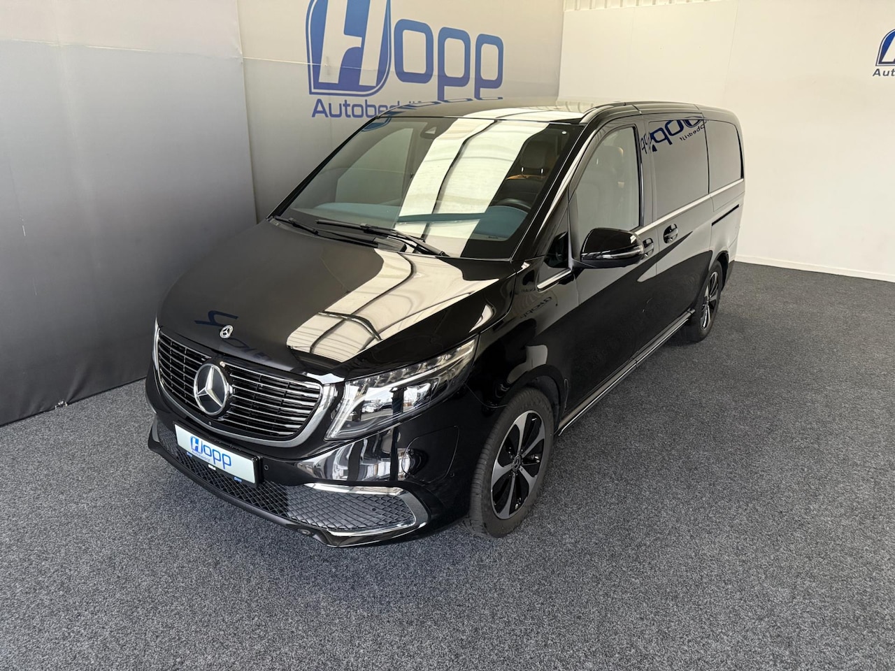 Mercedes-Benz EQV - 300 L2 - 8 Pers. - Pano - Leer - 360 - Elec. Schuifd. - Incl. Garantie - AutoWereld.nl