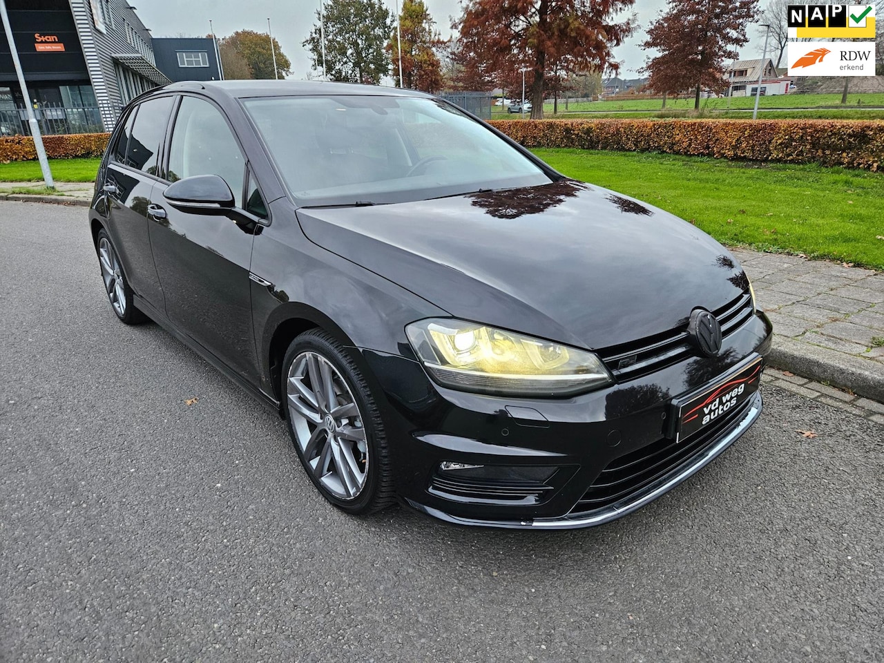 Volkswagen Golf - 1.2 TSI Business Edition R Connected 5 deurs led navi - AutoWereld.nl