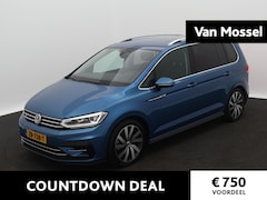 Volkswagen Touran - 1.5 TSI Highline Business R-Line 150PK | Automaat | Keyless | Park Assist | Stoelverwarmin