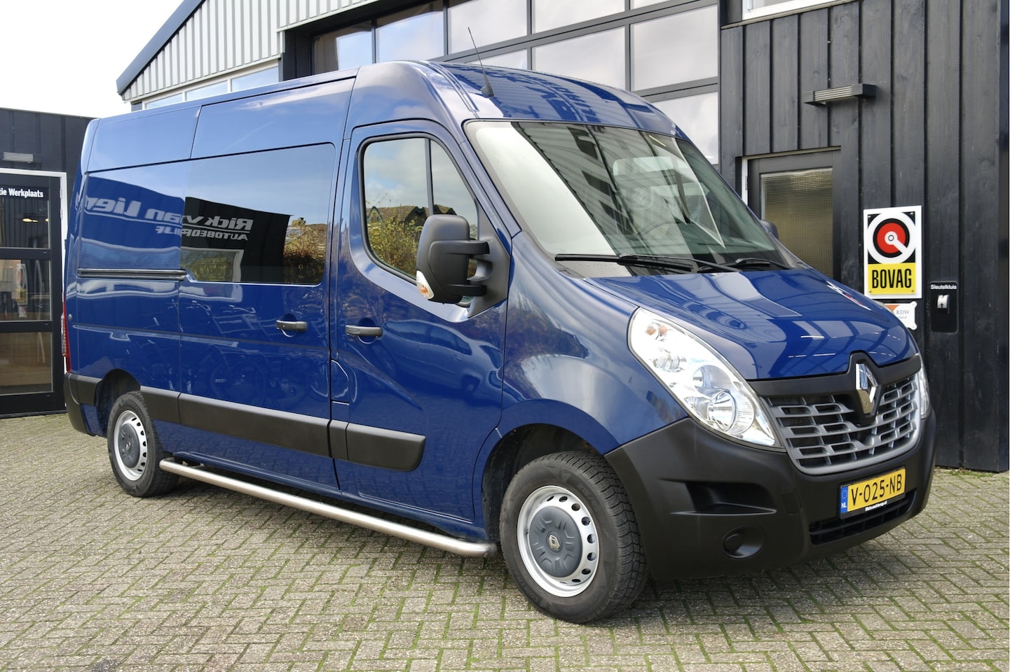 Renault Master - T33 2.3 dCi L2H2 Dubbele Cabine | NL-Auto | Cruise | Trekhaak | Airco - AutoWereld.nl