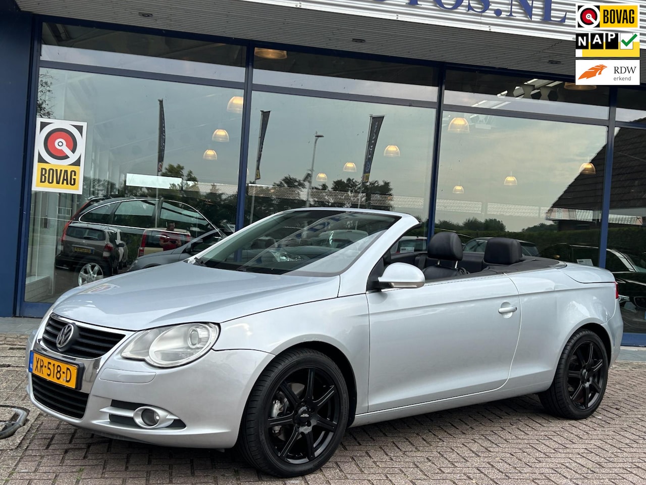 Volkswagen Eos - 2.0-16v FSI El.Schuif-Panorama Navi Bluetooth Leder Clima Park.Sens Stoelverw. 17" LM-Velg - AutoWereld.nl