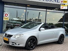 Volkswagen Eos - 2.0-16v FSI El.Schuif-Panorama Navi Leder Clima Park.Sens Stoelverw. 17" LM-Velgen Bluetoo