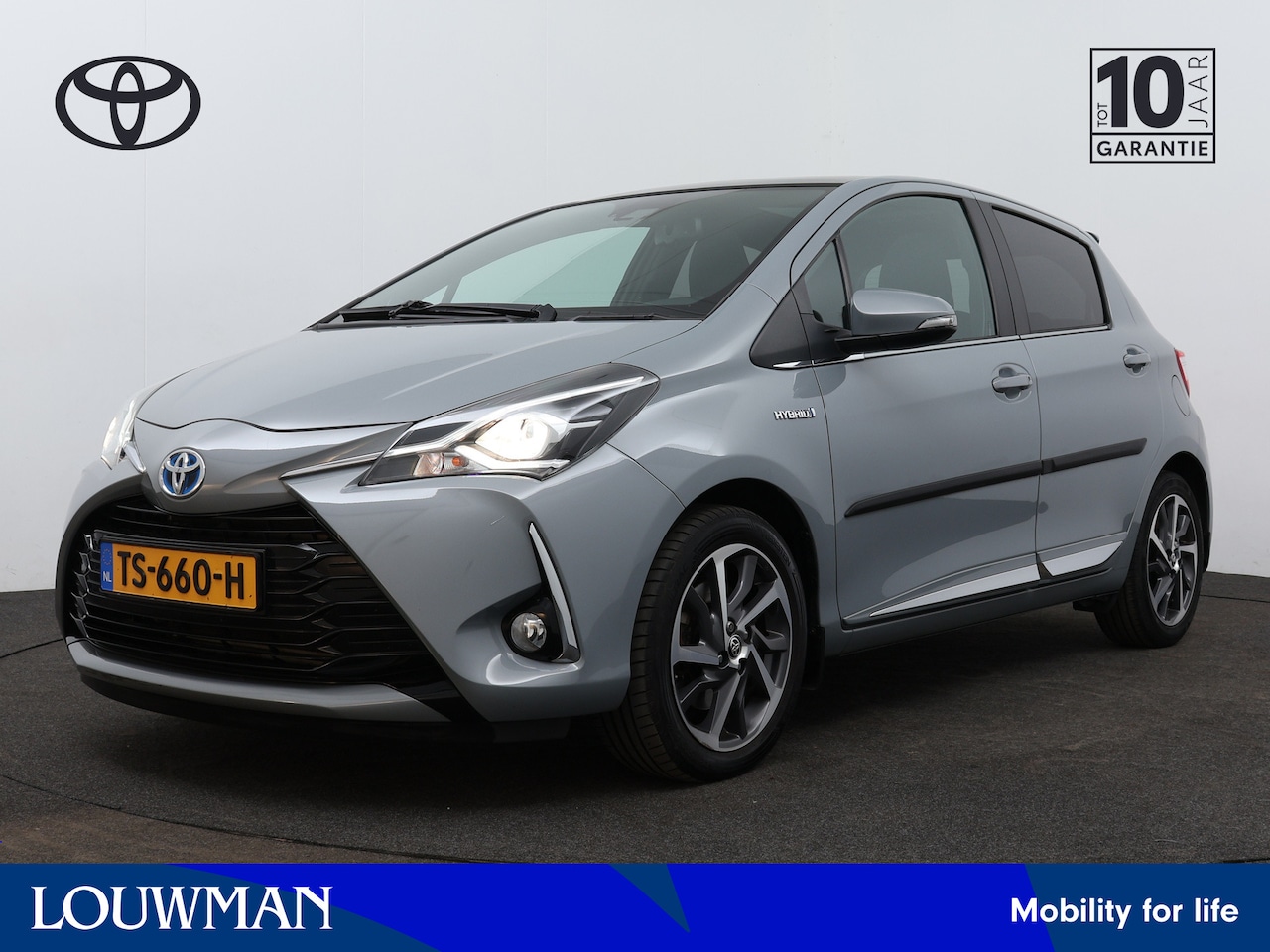 Toyota Yaris - 1.5 Hybrid Premium | Panoramadak | Navigatie | Camera | LM velgen | - AutoWereld.nl