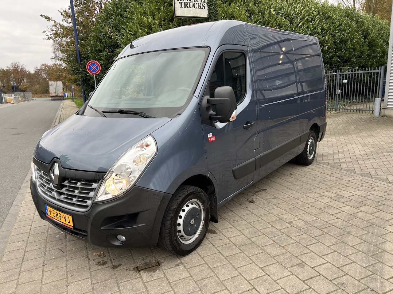 Renault Master - L2H2 2,5 DCI Renault Master L2H2 2,5 DCI - AutoWereld.nl