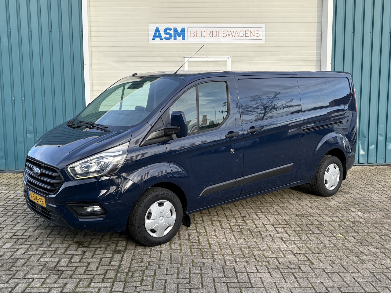 Ford Transit Custom - 300 2.0 105Pk TDCI L2H1 Trend / Cruise / Airco / 2x SCHUIFDEUR / Navi / Trekhaak / Lease € - AutoWereld.nl