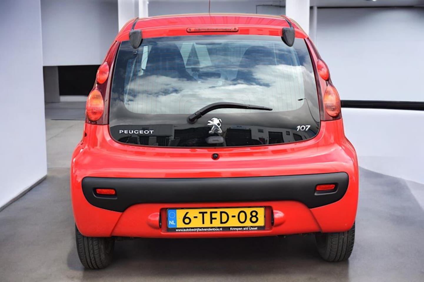 Peugeot 107 - 1.0 Active, 5-drs, Org. Ned auto, Lage KM stand, Airco