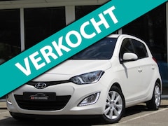 Hyundai i20 - 1.4i 100pk Automaat/Clima/Bluetooth/PDC/Stoelverw