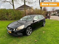 Volvo V60 - T3 R-Design - navigatie - blis - trekhaak - slechts 145dkm ( N