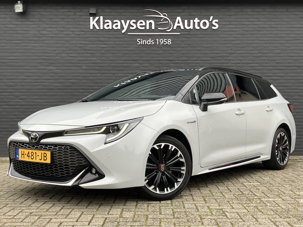 Toyota Corolla Touring Sports - 1.8 Hybrid GR-Sport AUT. | 1e eigenaar | dealer onderhouden | two tone metallic | apple ca - AutoWereld.nl