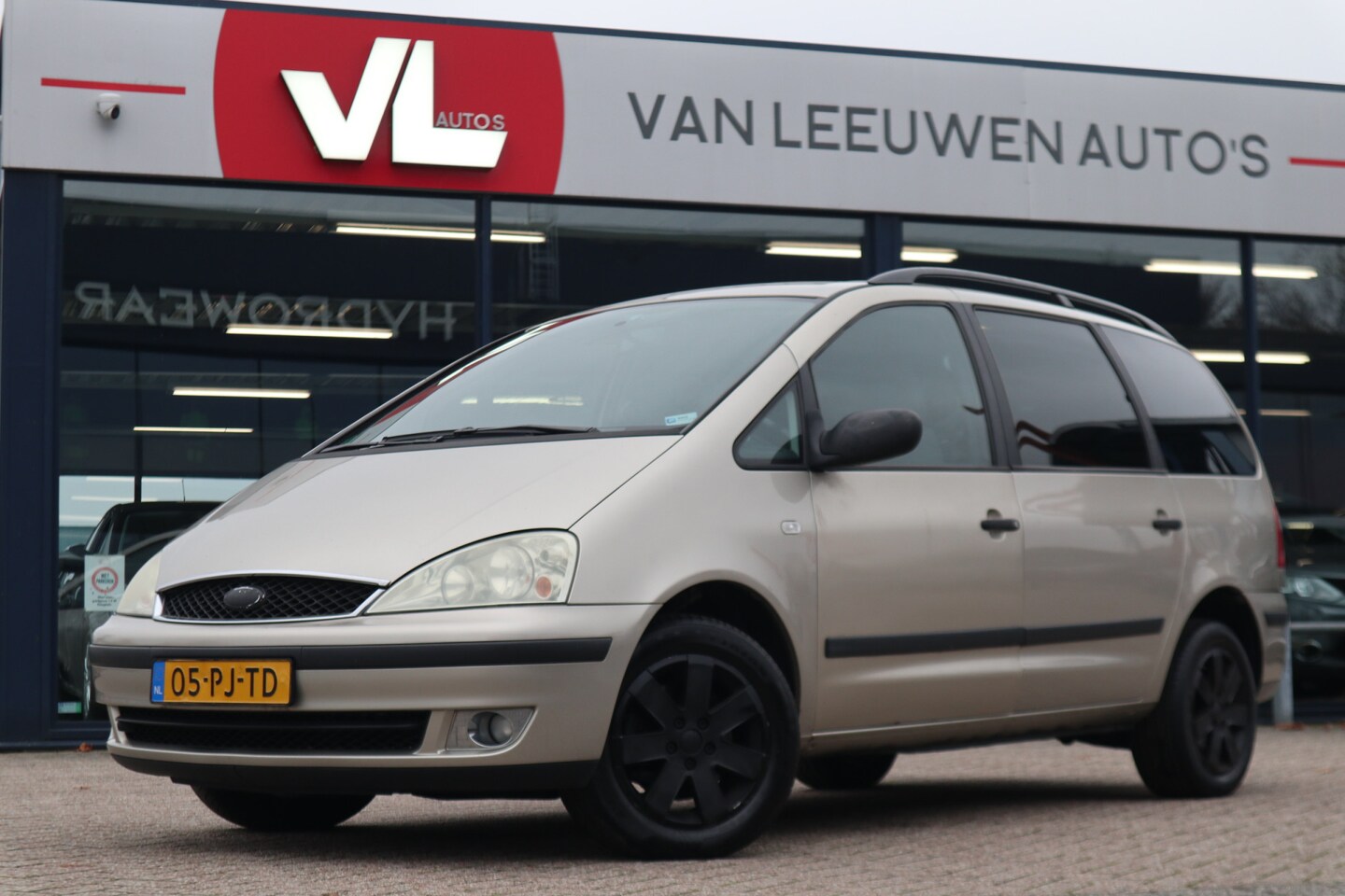 Ford Galaxy - 2.3-16V Futura | Automaat | Trekhaak | APK 06-09-2025 - AutoWereld.nl