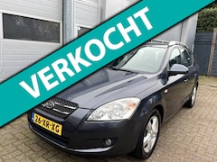 Kia Cee'd Sporty Wagon - 1.6-Leder-Navi-Clima-Velgen-Trekhaak