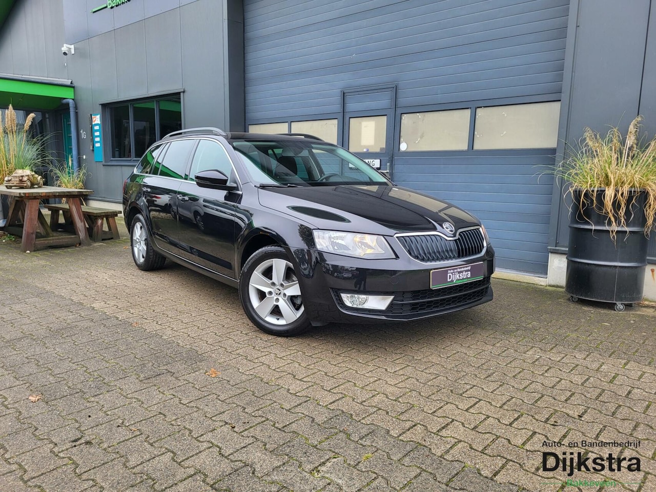 Skoda Octavia Combi - 1.2 TSI Greentech Ambition Airco/ Bluetooth/ Navigatie!! - AutoWereld.nl