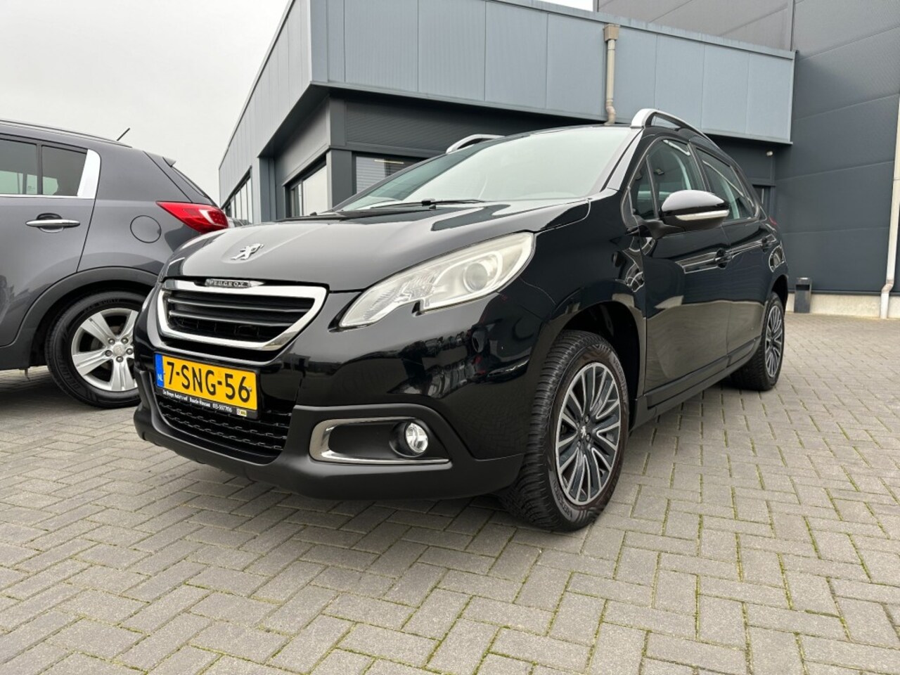 Peugeot 2008 - 1.2 VTi Active 1.2 VTi Active, Airco, trekhaak, cruise control - AutoWereld.nl