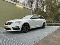 Skoda Octavia Combi - 2.0 TSI RS 245 Business Pano-dak Carplay camera DAB trekhaak