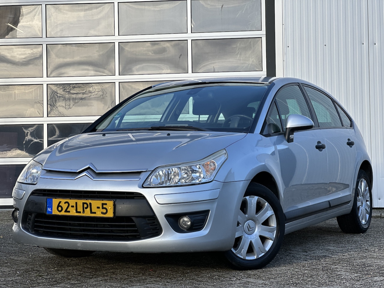 Citroën C4 - 1.6 VTi Anniversaire 120pk | Bluetooth | Cruise Control | Navigatie | PDC achter | Zeer ne - AutoWereld.nl