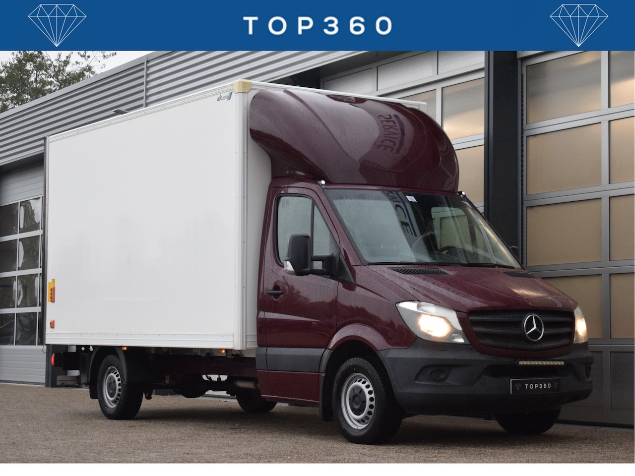 Mercedes-Benz Sprinter - 319 3.0 V6 CDI Bakwagen Meubelbak met laadklep | Automaat | CC | stoelverwarming - AutoWereld.nl