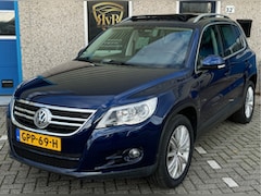 Volkswagen Tiguan - 2.0 TSI AUT TREKHAAK PANO XENON Comfort&Design 4Motion