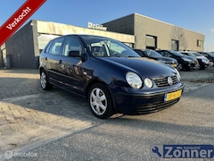 Volkswagen Polo - 1.4-16V Highline