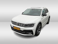 Volkswagen Tiguan - 1.4 TSI ACT Highline R-line / Trekhaak / Panoramadak / 360Camera / Keyless / 19'' / Virtua