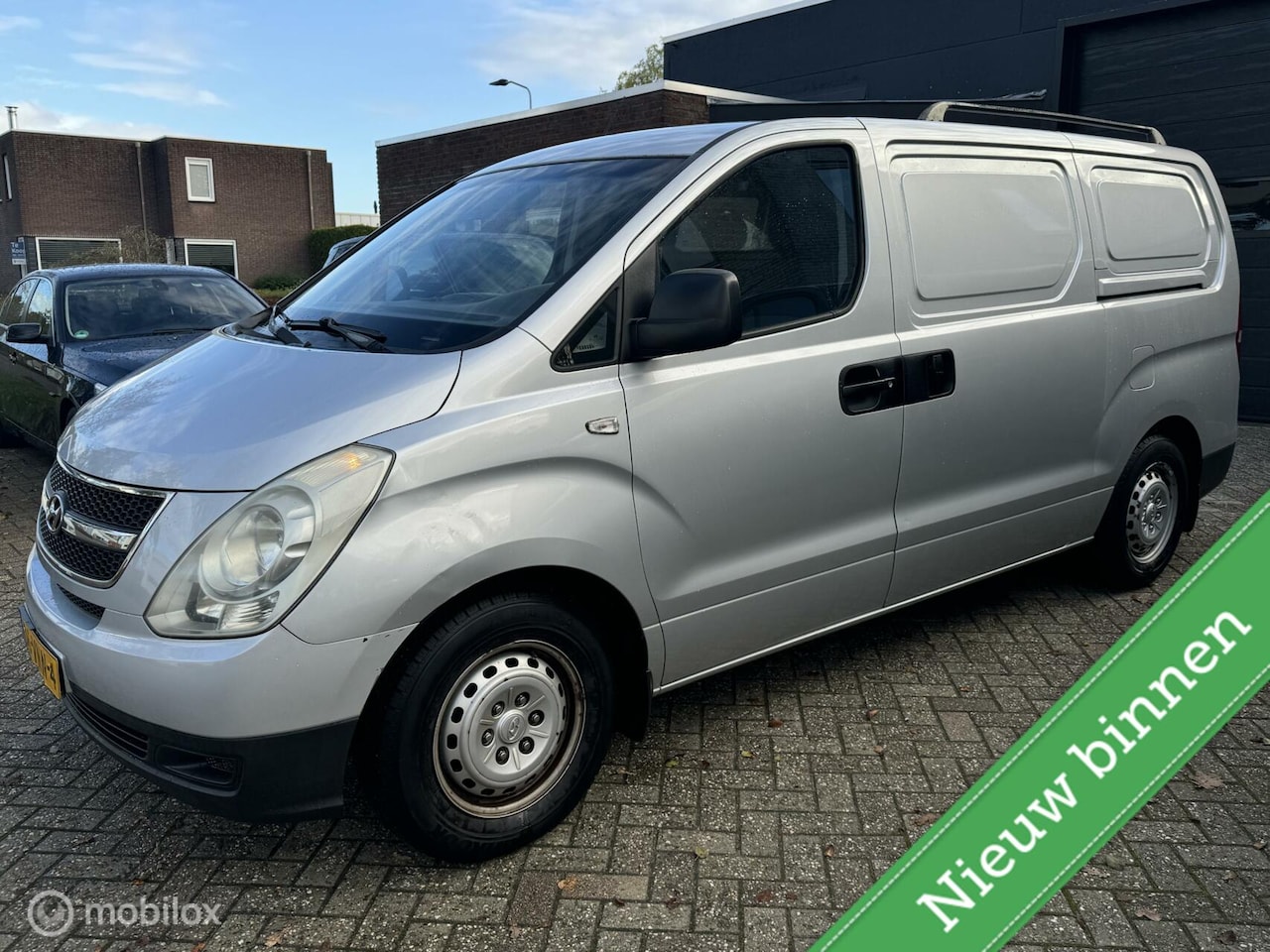 Hyundai H 300 - bestel 2.5 CRDi Dynamic AIRCO / 1e EIG / 2x SCHUIF - AutoWereld.nl